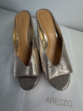 Arezzo Metallic Crackled Gold Platform Mules Size 9